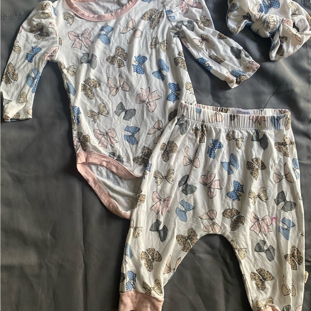 Adorable Butterfly Print Baby Outfit
